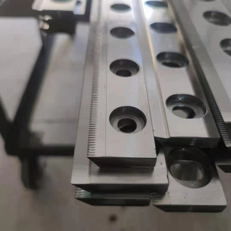 分(fen)切機刀片