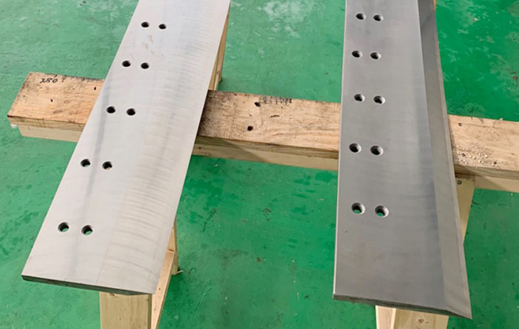 刀(dao)口鑲鋼刀