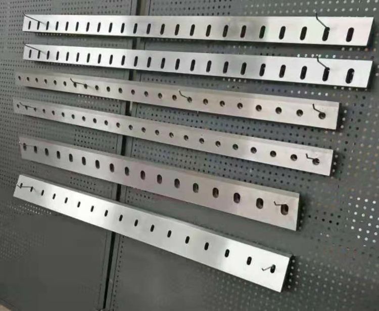 刀口鑲鋼刀(dao)