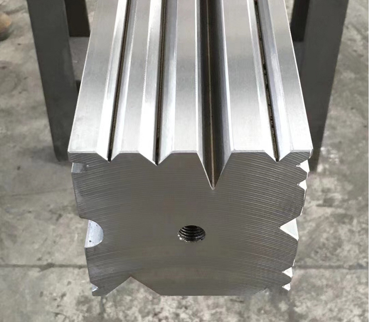 折彎(wan)機模具